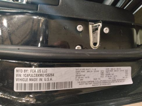 Used 2021 Jeep Cherokee Latitude FWD image 33