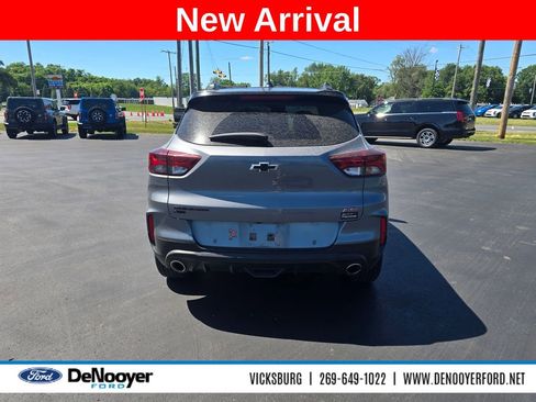 Used 2021 Chevrolet TrailBlazer RS w/ Sun and Liftgate Package AWD/4WD image 5