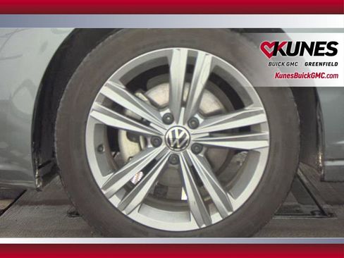 Used 2024 Volkswagen Jetta SE FWD image 25