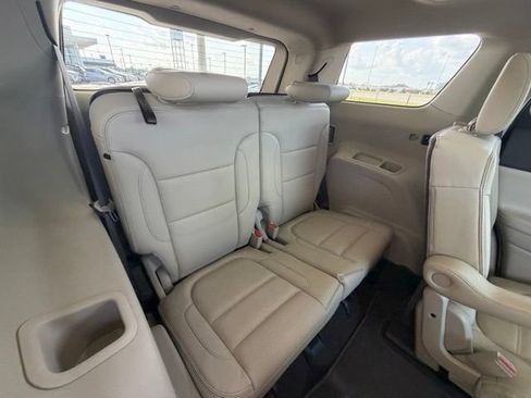 Used 2019 GMC Acadia Denali w/ Technology Package FWD image 38