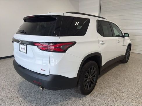 Used 2023 Chevrolet Traverse RS AWD/4WD image 3
