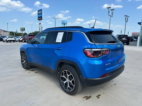 Used 2024 Jeep Compass Latitude AWD/4WD image 3