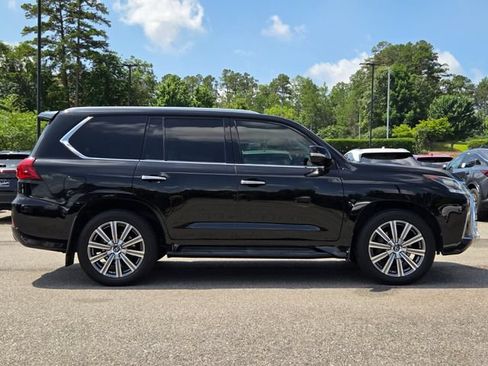 Used 2017 Lexus LX 570 4WD w/ Luxury Package image 6