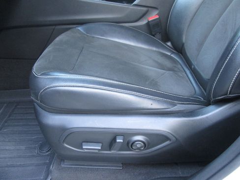 Used 2021 Jeep Grand Cherokee L Laredo image 11