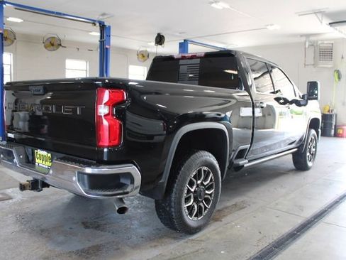 Used 2024 Chevrolet Silverado 2500 LTZ w/ LTZ Convenience Package AWD/4WD image 9
