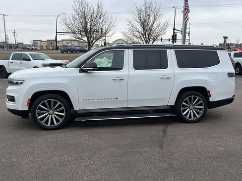 Used 2023 Jeep Grand Wagoneer L Series II image 4