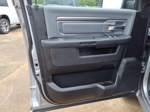 Used 2021 RAM 1500 Classic SLT RWD image 19