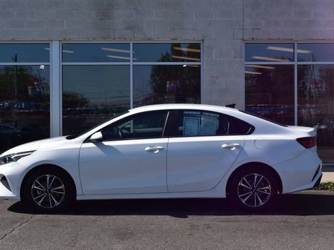 Used 2024 Kia Forte LXS FWD image 2