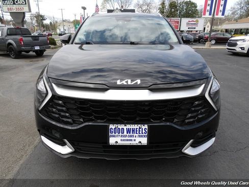 Used 2023 Kia Sportage EX AWD/4WD image 2