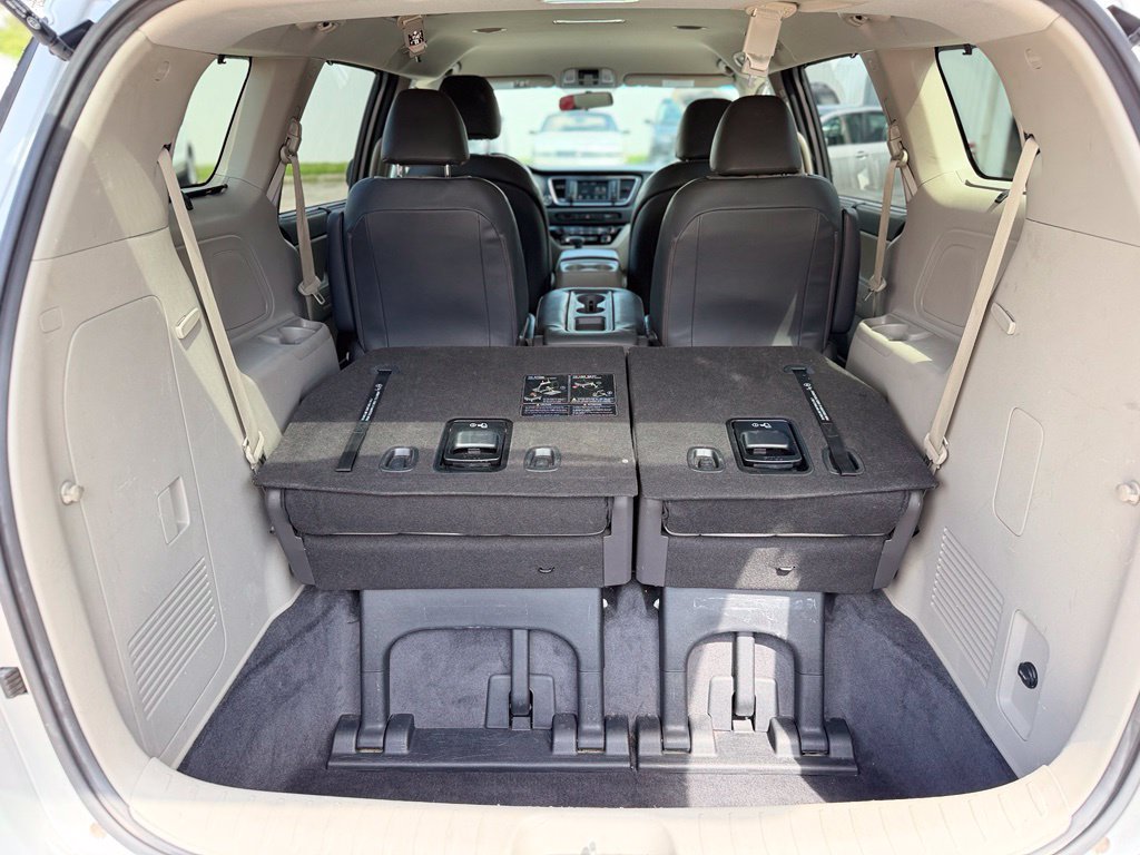 Used 2017 Kia Sedona LX w/ LX Essentials Premium Package FWD image 26