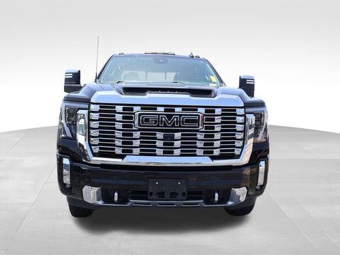 Used 2024 GMC Sierra 3500 Denali w/ Denali Reserve Package AWD/4WD image 10