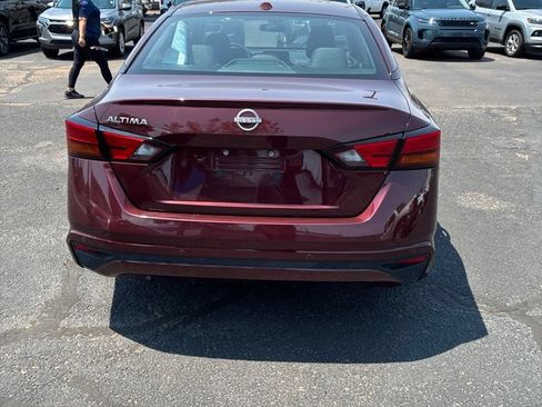 Used 2025 Nissan Altima 2.5 SV FWD image 5