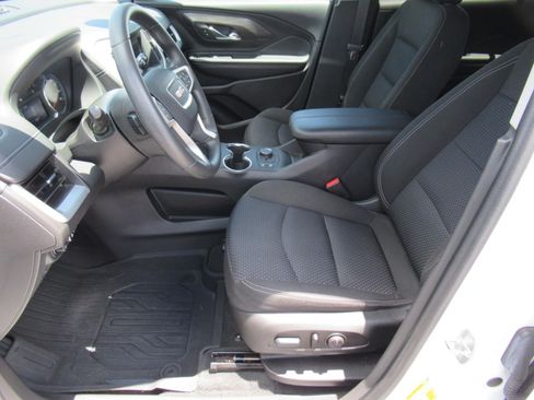 Used 2024 GMC Terrain SLE w/ Driver Convenience Package AWD/4WD image 16