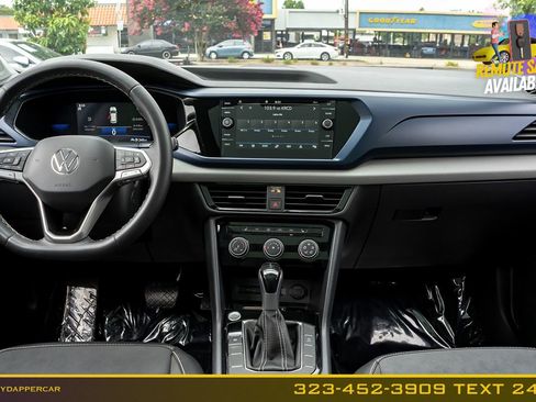 Used 2023 Volkswagen Taos SE w/ Panoramic Sunroof Package FWD image 20