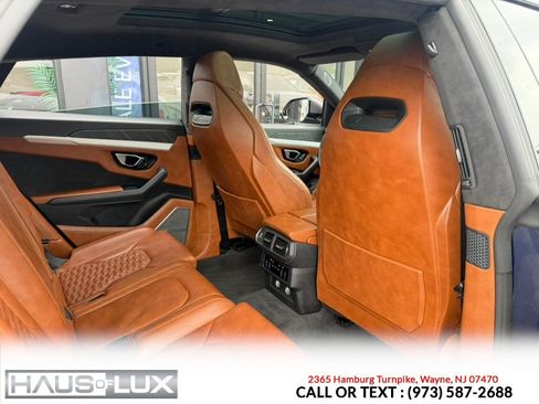Used 2021 Lamborghini Urus AWD/4WD image 26
