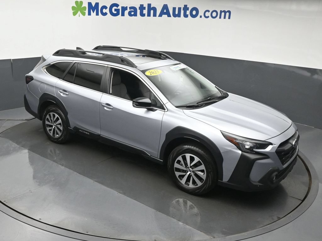 Used 2025 Subaru Outback Premium AWD/4WD image 3