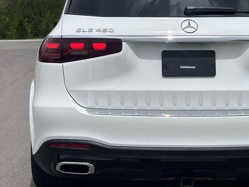 Certified 2025 Mercedes-Benz GLS 450 4MATIC image 18