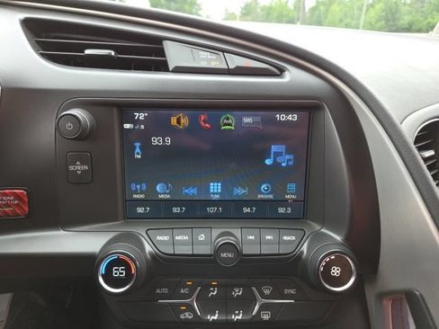 Used 2018 Chevrolet Corvette Stingray Coupe w/ 1LT RWD image 54