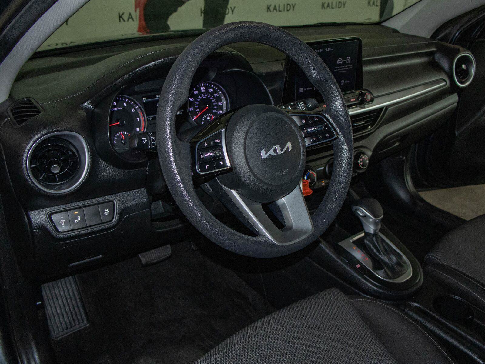 Used 2023 Kia Forte LXS w/ LXS Technology Package FWD image 5
