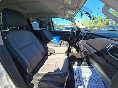 Used 2019 Nissan Titan S w/ S Utility Package image 11