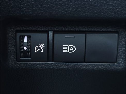 Certified 2025 Toyota RAV4 LE image 25