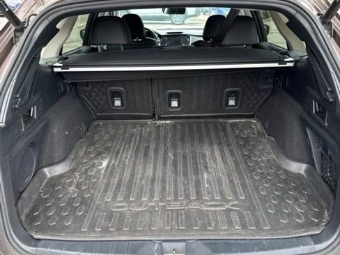 Used 2022 Subaru Outback Limited AWD/4WD image 10