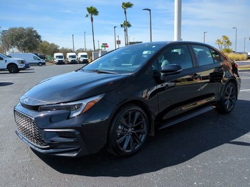 Used 2025 Toyota Corolla SE image 9