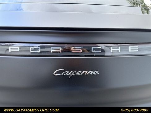 Used 2021 Porsche Cayenne Coupe image 24