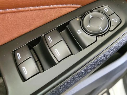 Used 2021 Chevrolet Traverse High Country AWD/4WD image 32
