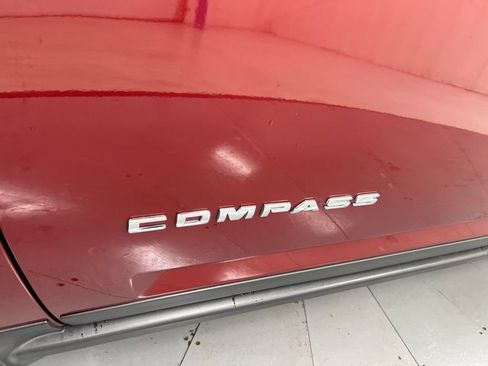 Used 2017 Jeep Compass Latitude FWD image 25