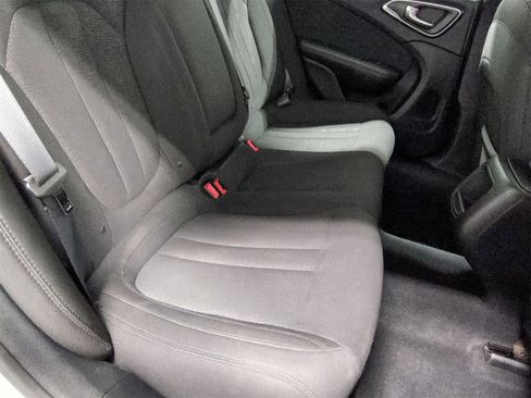 Used 2015 Chrysler 200 LX image 21