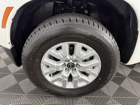Used 2024 Nissan Frontier SV w/ SV Convenience Package AWD/4WD image 12