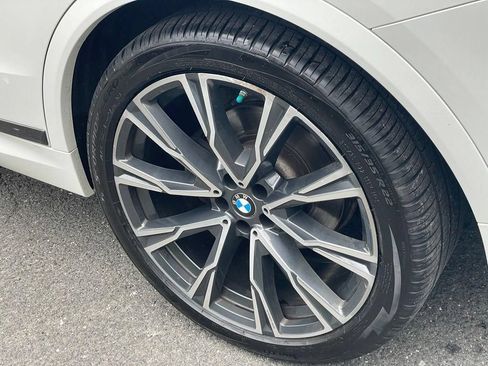 Used 2021 BMW X7 xDrive40i w/ M Sport Package AWD/4WD image 28