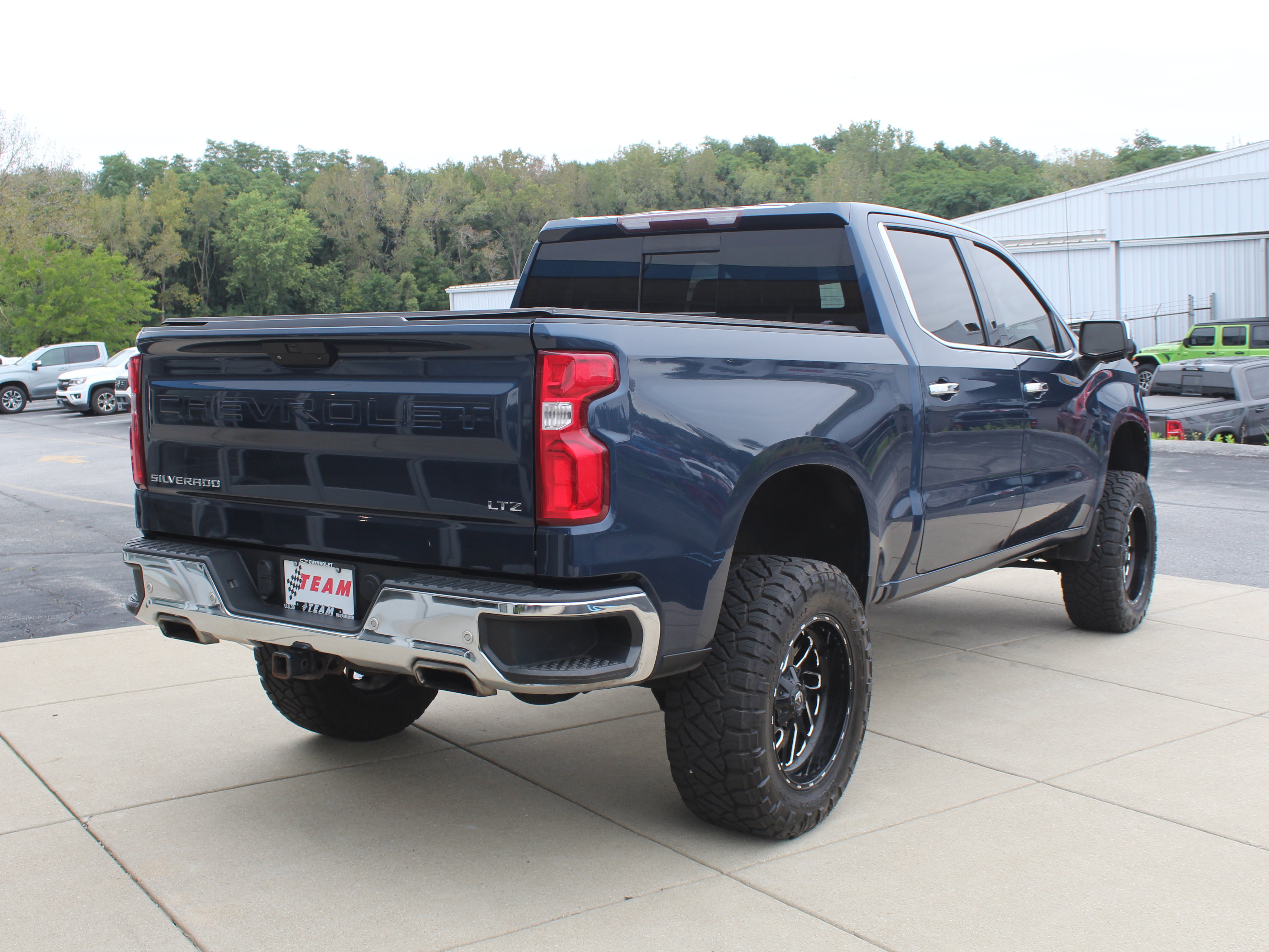 Used 2021 Chevrolet Silverado 1500 LTZ AWD/4WD image 6