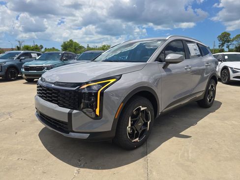 New 2026 Kia Sportage EX AWD/4WD image 4