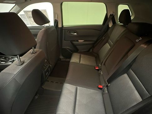 Used 2024 Nissan Rogue SV AWD/4WD image 10