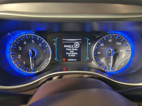 Certified 2017 Chrysler Pacifica Touring-L image 12