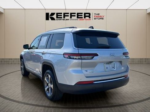 Certified 2023 Jeep Grand Cherokee L Limited AWD/4WD image 3
