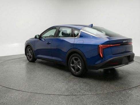 Used 2025 Kia K4 LXS image 6