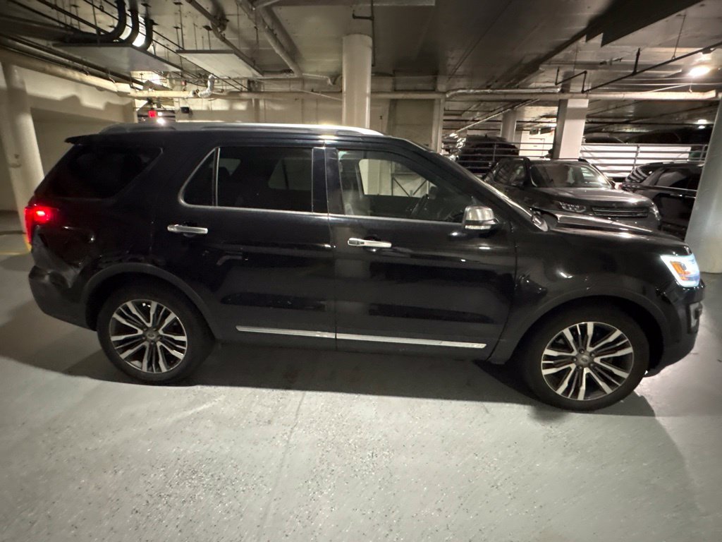 Used 2017 Ford Explorer Platinum AWD/4WD image 2