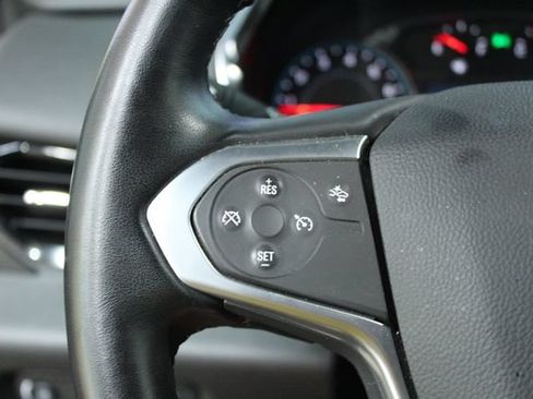 Used 2023 Chevrolet Traverse LT FWD image 13