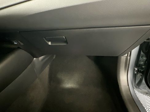 Used 2025 Toyota Corolla LE FWD image 34