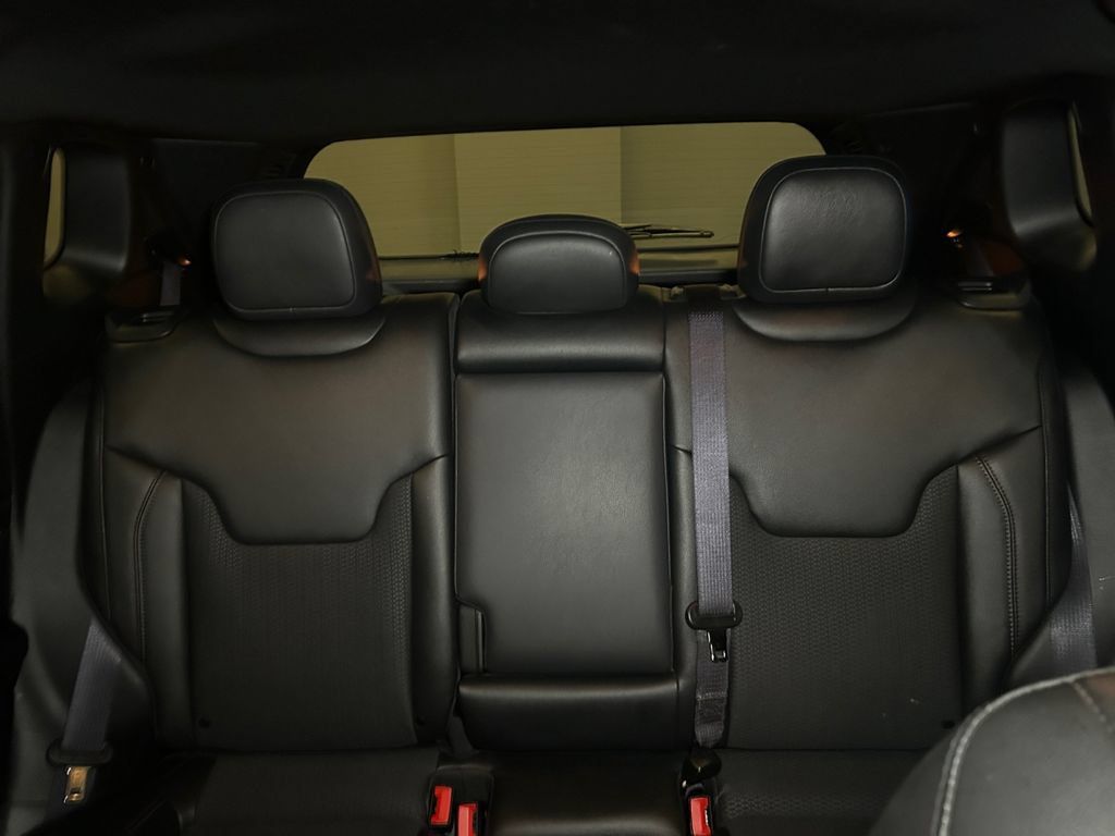 Used 2025 Jeep Compass Trailhawk AWD/4WD image 23