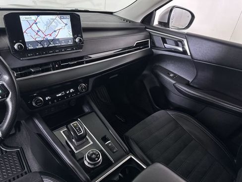 Used 2024 Mitsubishi Outlander SE image 79