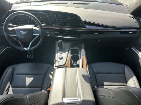 Used 2024 Cadillac Escalade ESV Luxury image 10