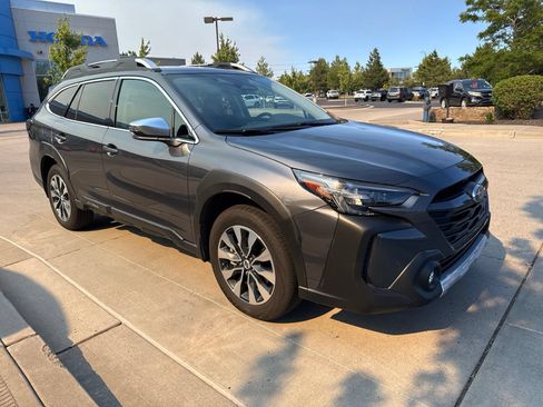 Used 2024 Subaru Outback Touring XT AWD/4WD image 3