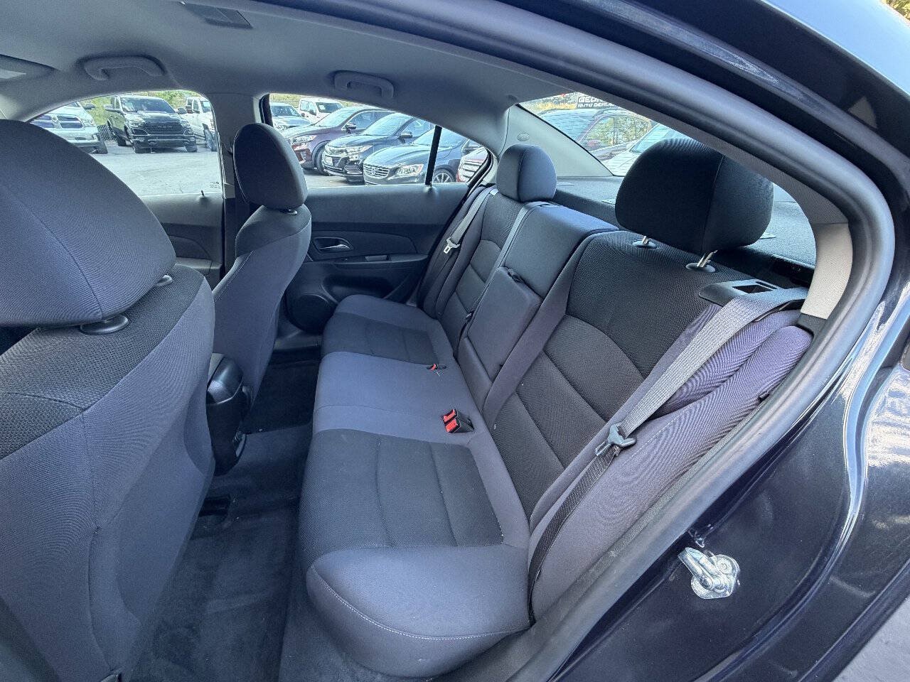 Used 2016 Chevrolet Cruze LT w/ Technology Package FWD image 21