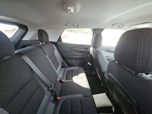 Used 2025 Chevrolet TrailBlazer LT AWD/4WD image 9