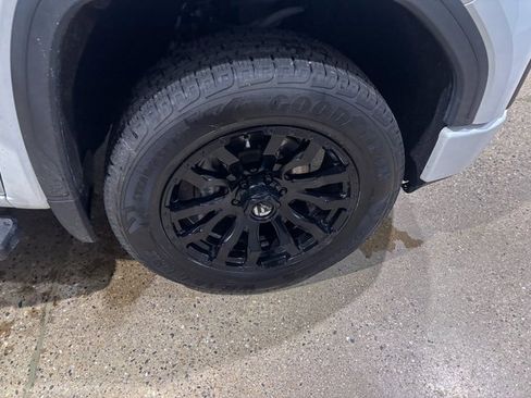 Used 2021 GMC Sierra 1500 AT4 w/ Technology Package image 13