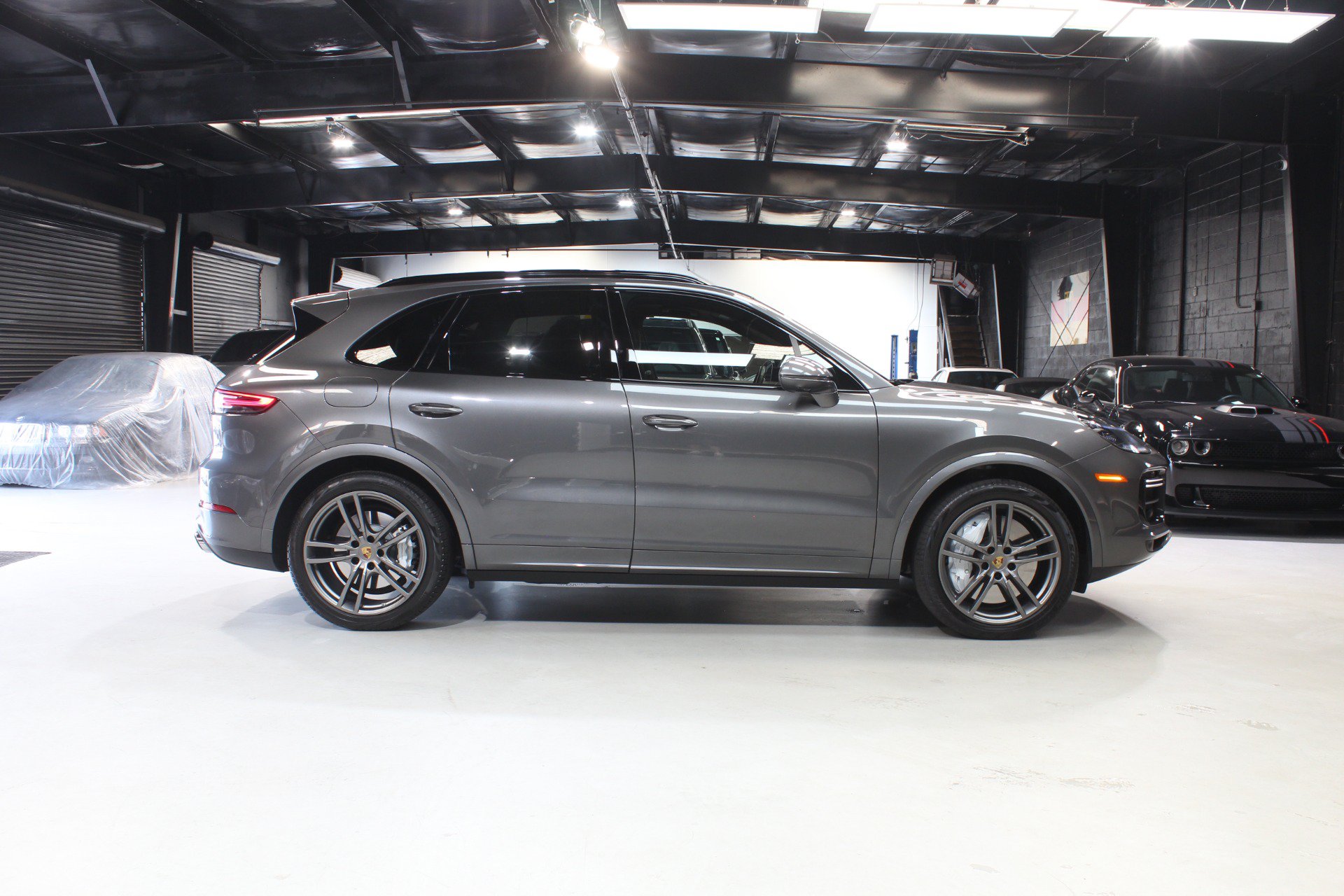 Used 2023 Porsche Cayenne Turbo AWD/4WD image 22